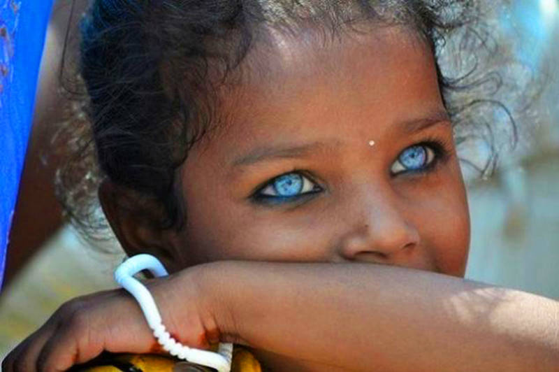 κορίτσι με όμορφα μάτια